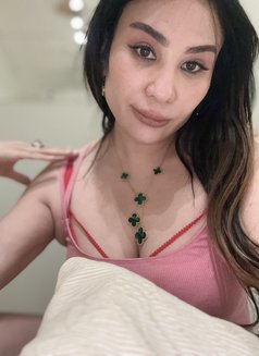 Aliya - escort in Riyadh Photo 2 of 5