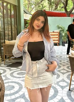 Aliya Bhat Payment Hand To Hand - escort in Indore Photo 1 of 1