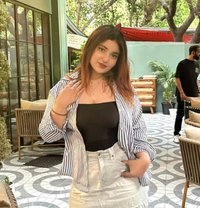 Aliya Bhat Payment Hand To Hand - escort in Indore