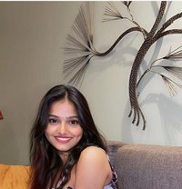 SHREYA CASH PAYMENT PREMIUM GENUINE SERV - puta in Hyderabad