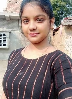 Aliya - escort in Mumbai Photo 3 of 4