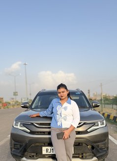 Aliya - escort in Jaipur Photo 2 of 2