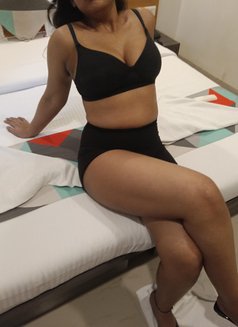 Aliya - escort in Pune Photo 6 of 6