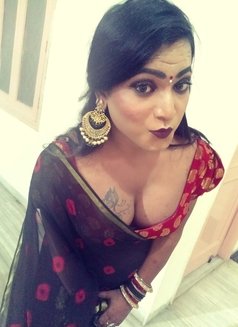 Aliya - Transsexual escort in Kanpur Photo 1 of 4