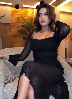 Aliya - puta in Karāchi Photo 1 of 4