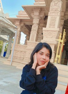 Aliya Singh - escort in Ahmedabad Photo 2 of 4