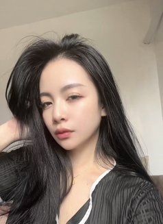 Aliyah - escort in Dubai Photo 4 of 6