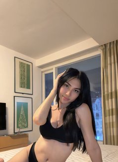 Aliyah - Transsexual escort in Bangkok Photo 3 of 5