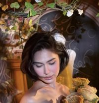 Aliyah - Transsexual escort in Bangkok Photo 1 of 9
