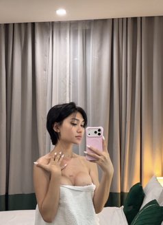 Aliyah - Transsexual escort in Bangkok Photo 8 of 9