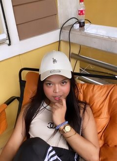 Aliyah - Transsexual escort in Manila Photo 2 of 4