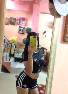 Aliyah M - puta in Doha Photo 5 of 8