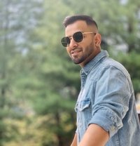 Aliyan - Dominador masculino in Dubai
