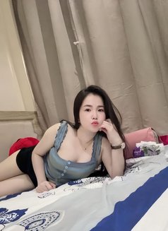 Aliyen - puta in Ajmān Photo 5 of 7