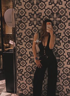 Aliza Liza - puta in Muscat Photo 2 of 14