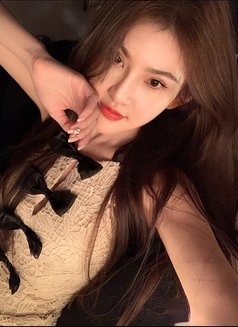 Alizabet - puta in Bangkok Photo 1 of 2