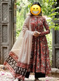 Alka Reddy Fashion Model - puta in Hyderabad Photo 2 of 4