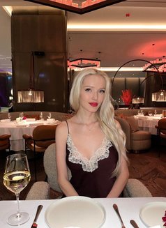 Alla - escort in Bangkok Photo 4 of 9