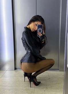 Alla - escort in Dubai Photo 7 of 10