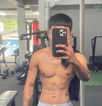 Allesandro - Male escort in Manila