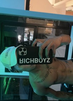 Allesandro - Male escort in Manila Photo 5 of 6
