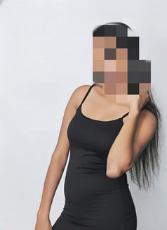 Allex - escort in Colombo Photo 2 of 2