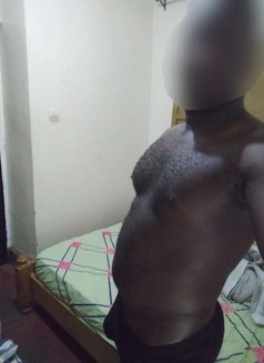 Alliblack - Acompañante masculino in Kigali Photo 1 of 2