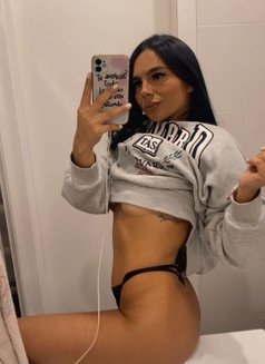 Allison - escort in Barcelona Photo 13 of 20