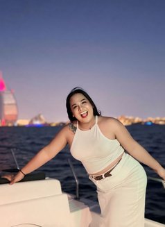 Allison - Transsexual escort in Dubai Photo 3 of 5