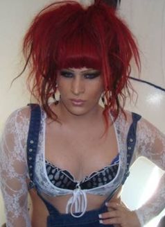 Allissa - Transsexual escort in London Photo 7 of 15