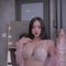 Alluring Linda - puta in Pune Photo 4 of 7