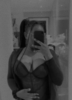 Alluringslut - escort in Windhoek Photo 5 of 9