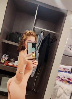 Ally - escort in Manila Photo 5 of 5