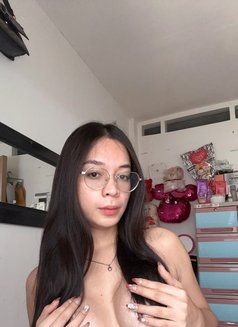 Ally Huge Co*ck - Transsexual escort in Manila Photo 2 of 7