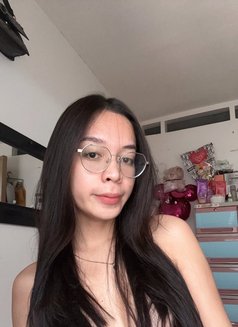 Ally Huge Co*ck - Transsexual escort in Manila Photo 5 of 7