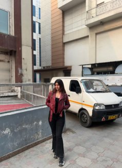 Ally - escort in Bangalore Photo 10 of 17