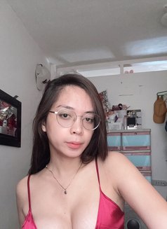 Ally Monster C*ck - Transsexual escort in Manila Photo 1 of 4