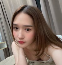 Ally L - Transsexual escort in Bangkok Photo 1 of 8