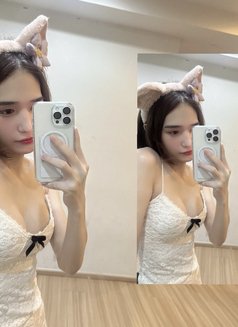 Ally - Acompañantes transexual in Bangkok Photo 2 of 2