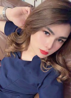 Allyson Hetland - Transsexual escort in Al Ain Photo 2 of 4