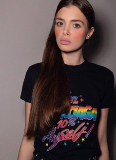 Laura - escort in Riyadh Photo 7 of 7