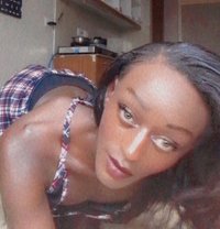 Almah - Acompañantes transexual in London