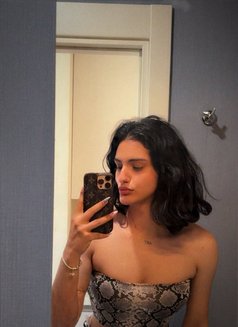Almira - Transsexual escort in İstanbul Photo 4 of 4