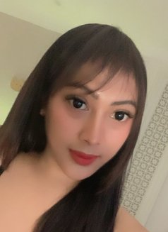 Alona Parlente - Transsexual escort in Jakarta Photo 1 of 9