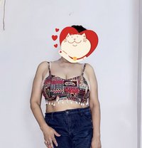 Alone Hot Housewife Cam Sex Real Meeting - escort in New Delhi