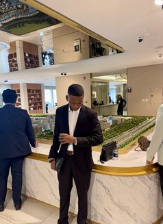 Alpha African Boy - Acompañantes masculino in Dubai Photo 2 of 2