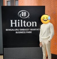 Alpha Tongue Twister - Acompañantes masculino in Bangalore