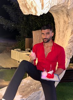 Alpxxl - Male escort in İstanbul Photo 2 of 5