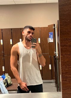 Alpxxl - Male escort in İstanbul Photo 3 of 5