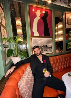 Alpxxl - Male escort in İstanbul Photo 5 of 5